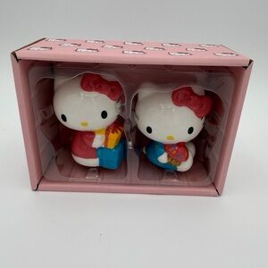 Hello Kitty Birthday candle holder 2 piece Set